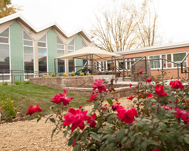 Skilled Nursing Facility Winsted MN Rehabilitation Monarch